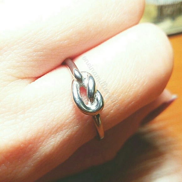 Jewelry - 💝HP💝 RESTOCKED! Stainless Steel Love Knot Ring
